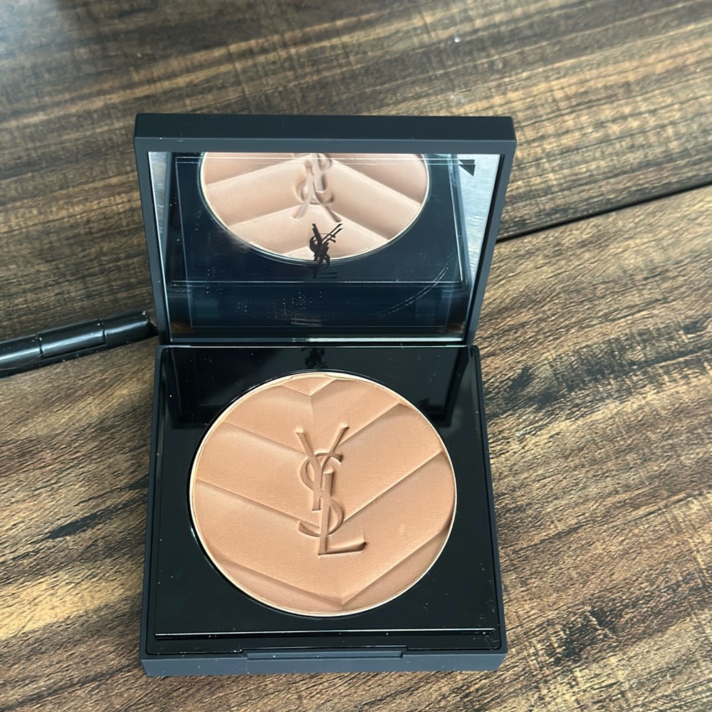 Yves Saint Laurent Bronzing Powder - Tan